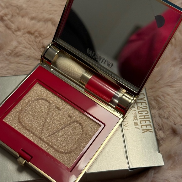 Valentino Gold Stud-Embellished Compact Face Palette - Picture 4 of 10